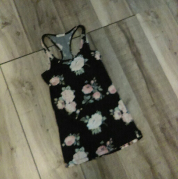 Wet Seal Tank Tops - Picture 4 of 5